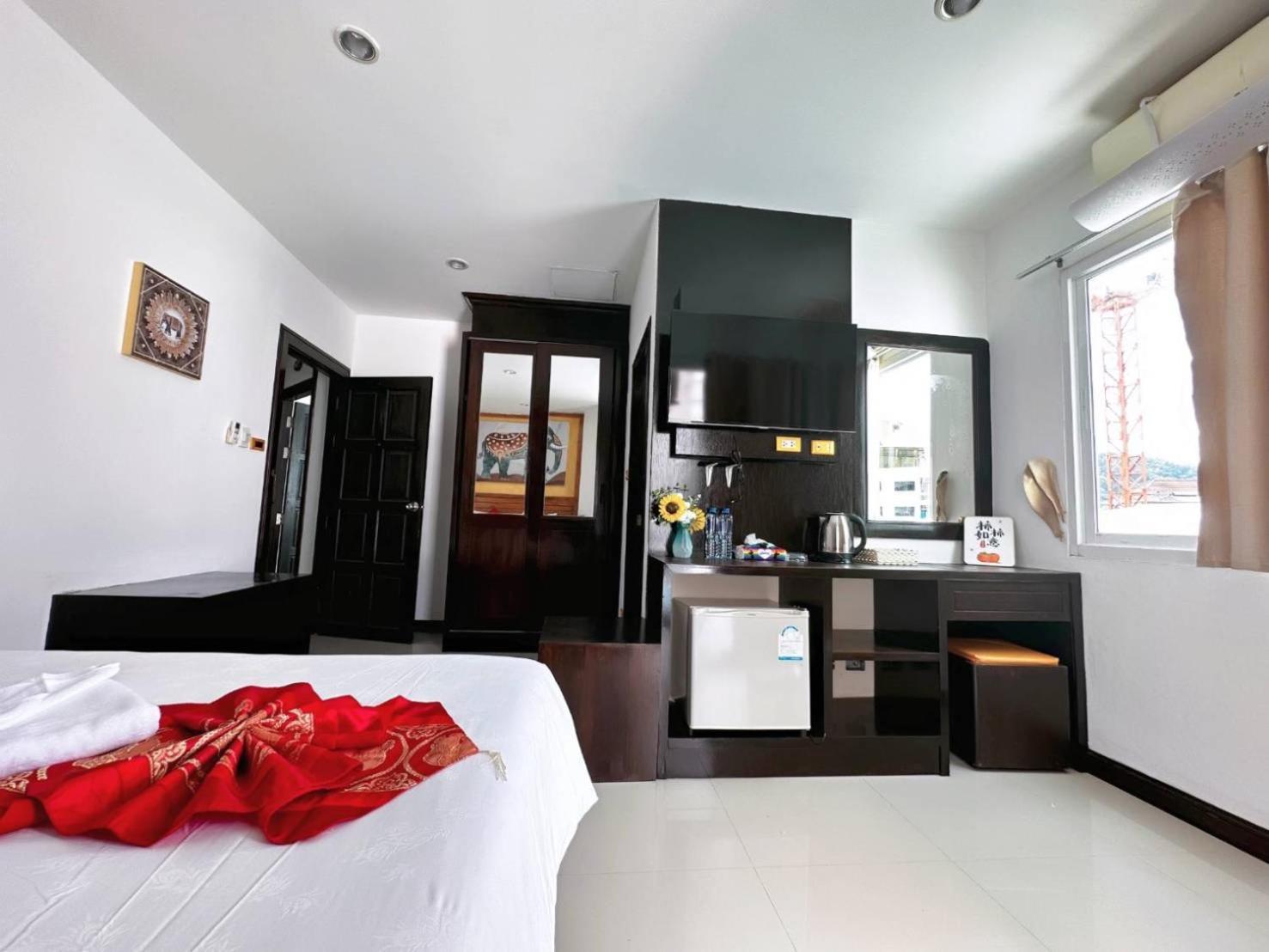Abby'S House Hotel Patong Exterior foto