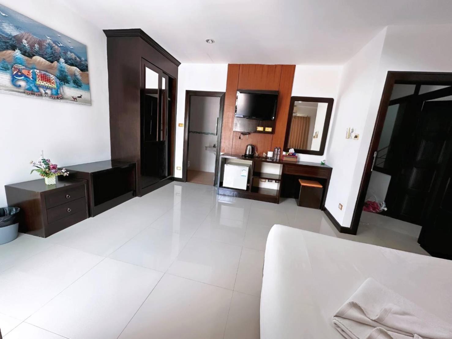Abby'S House Hotel Patong Exterior foto